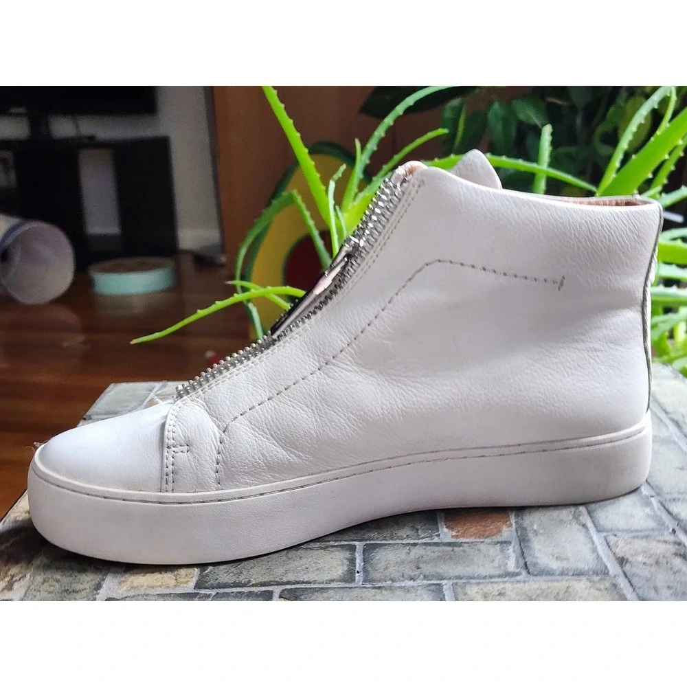 Frye lena front